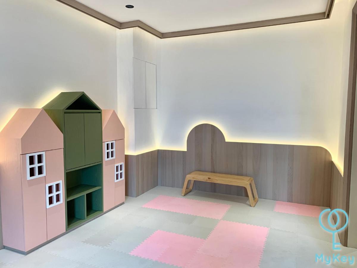 Scarletz Suites Klcc By Mykey Kuala Lumpur Ngoại thất bức ảnh The Nursery